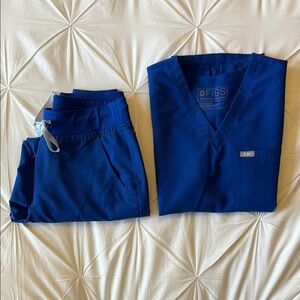 Figs Zamora Joggers and Catarina Top